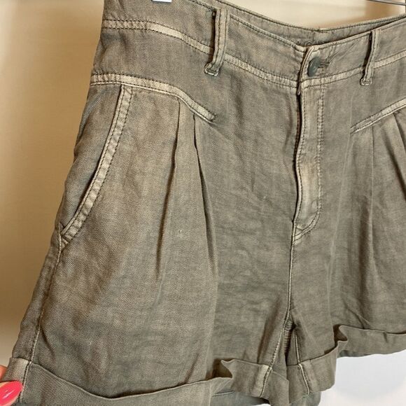 American Eagle Outfitters sage color linen blend shorts size 4 - Picture 2 of 9